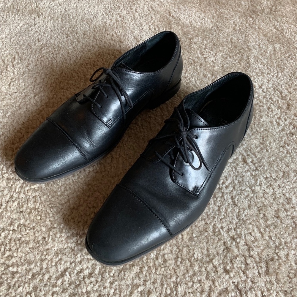 Florsheim Black Leather Oxfords